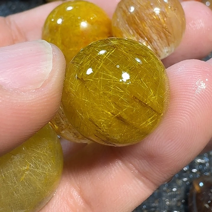 苏***馆未镶嵌颈饰水晶好