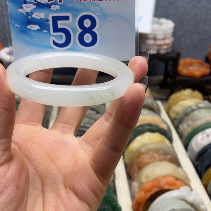 石英岩玉未镶嵌手镯