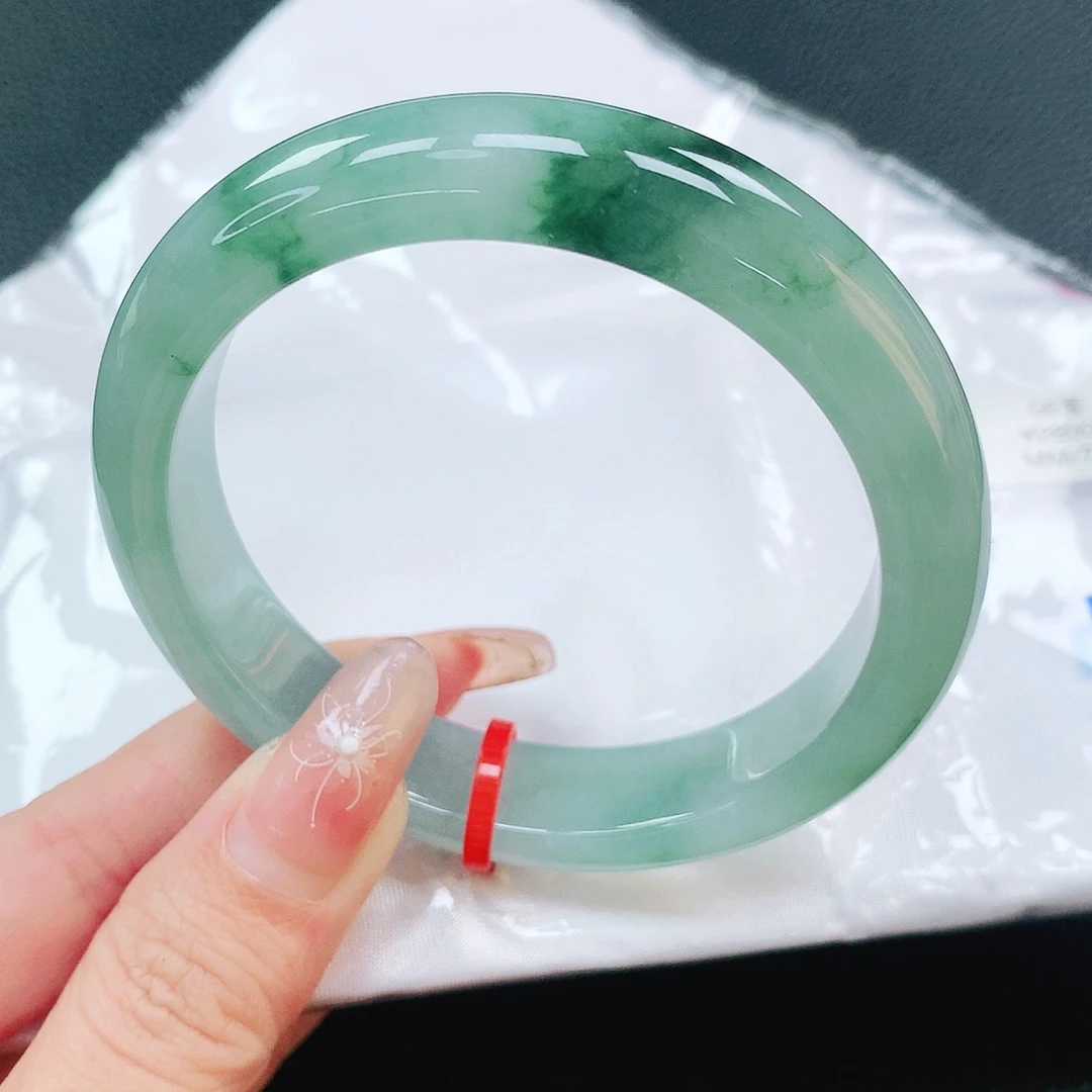 翡翠手镯未镶嵌57圈