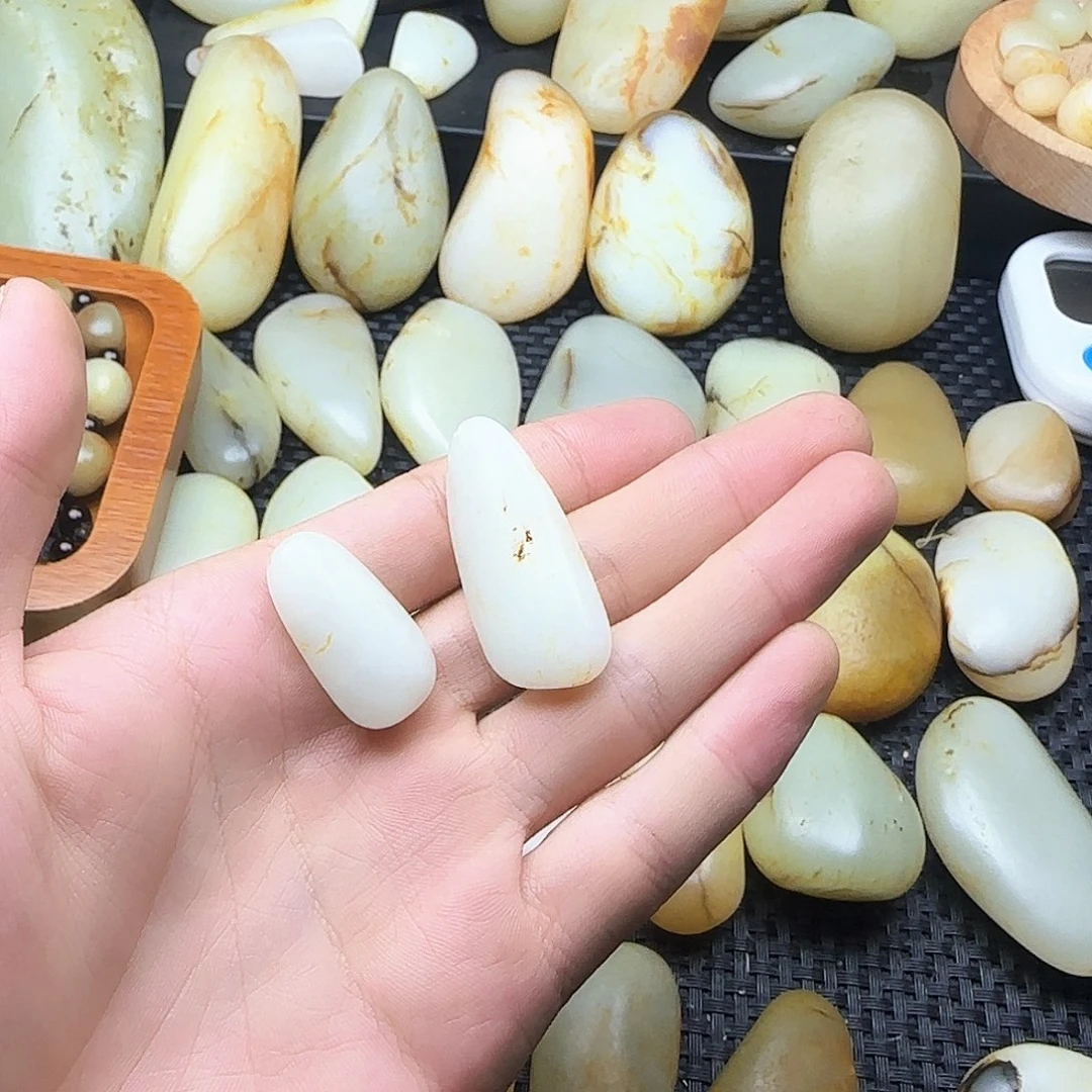和田玉未镶嵌珠宝半成品