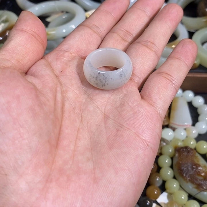未镶嵌戒指和田玉我***宝新疆和田黑山矿白玉点墨青花戒圈