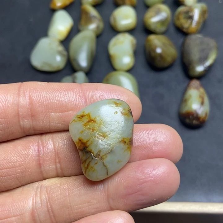 美***然和田玉（糖玉）未镶嵌珠宝奇石