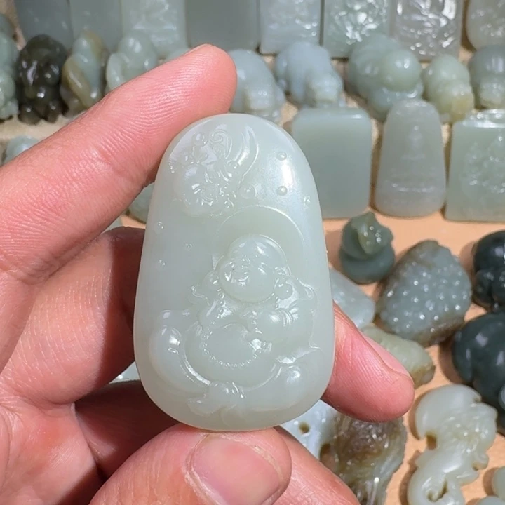 和田玉未镶嵌颈饰