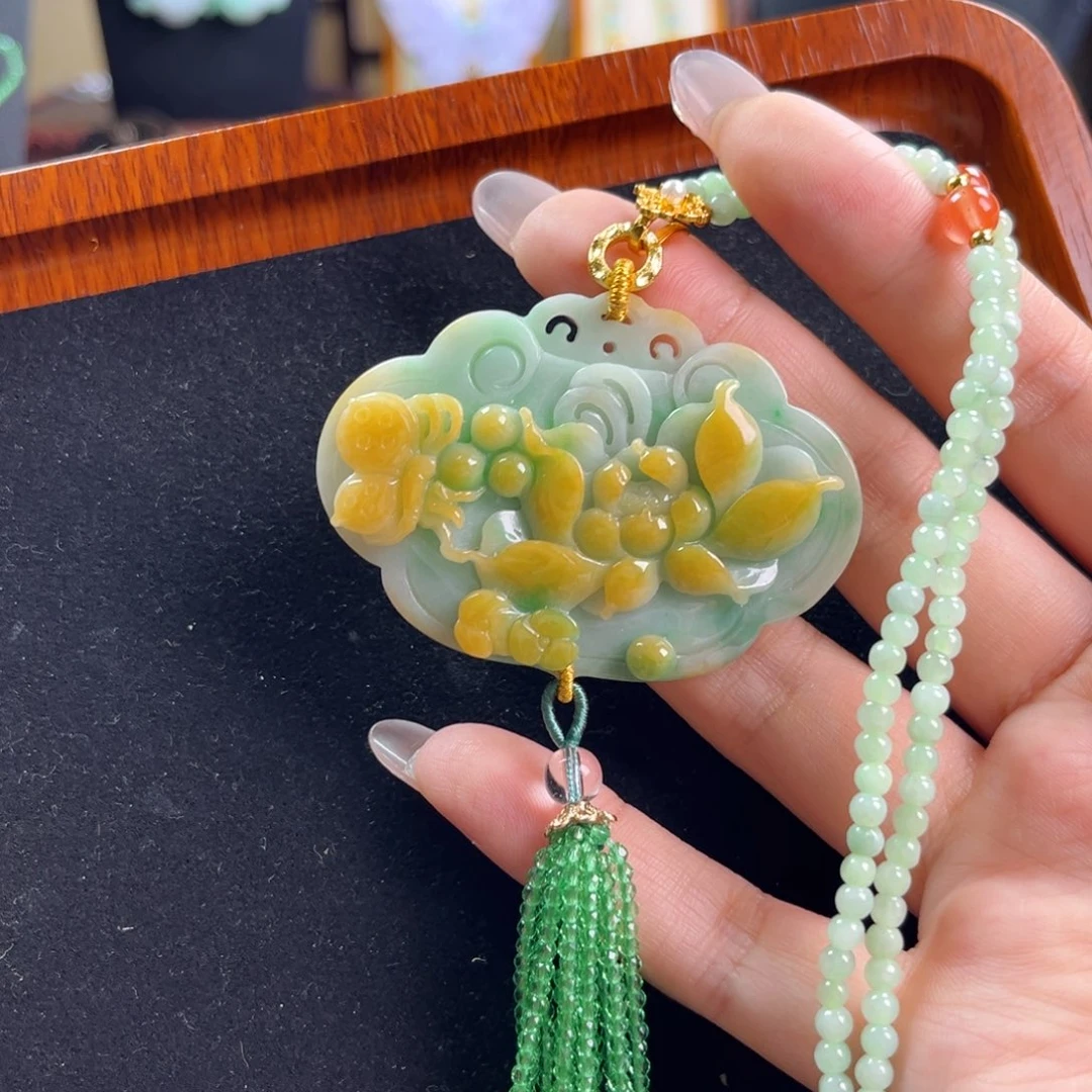 颈饰未镶嵌翡翠莲花