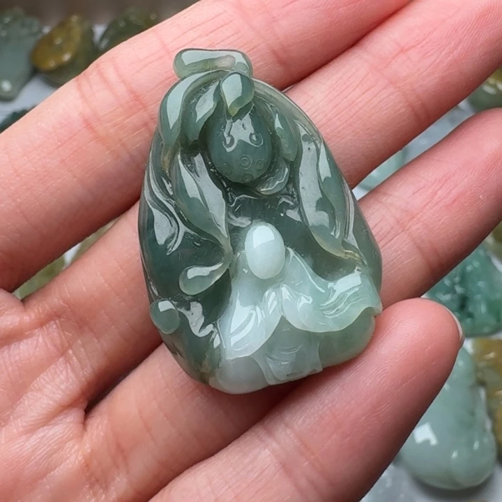 翡翠未镶嵌颈饰吊坠