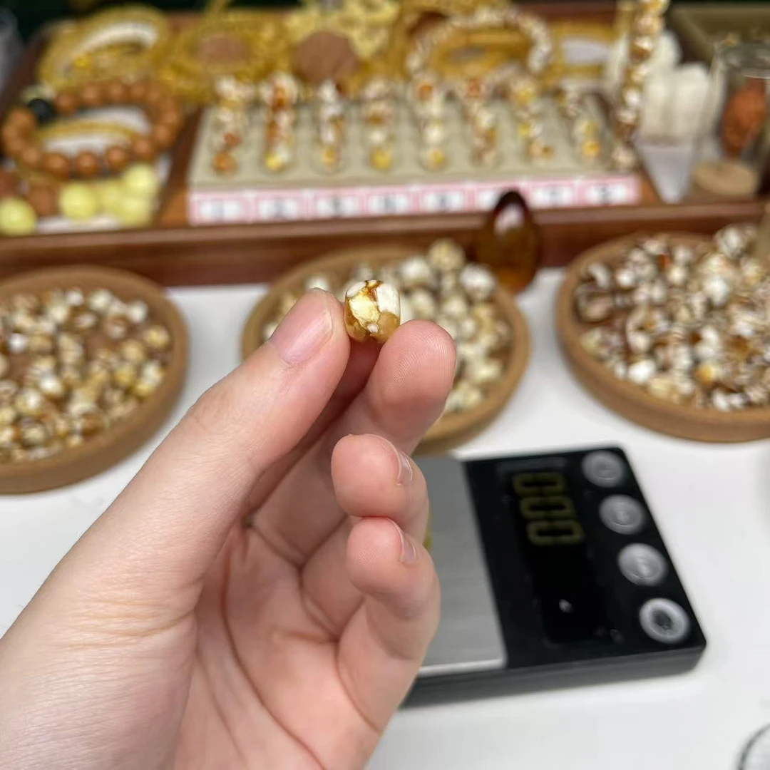 沁色蜜蜡白花老邢一物一图尺寸10mm乘8.7mm搭配手串好看9229号