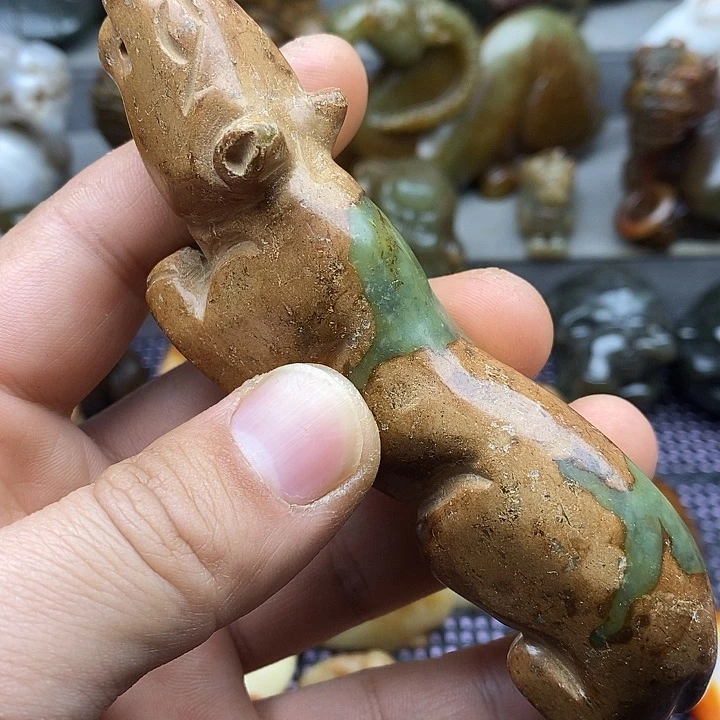 未镶嵌蛇纹石玉颈饰