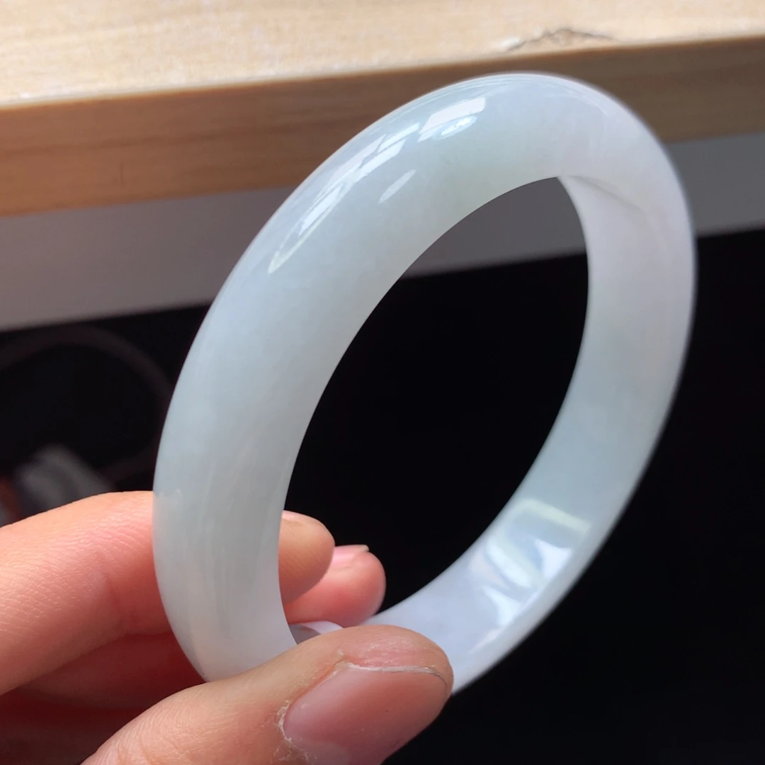 未镶嵌手镯翡翠手镯