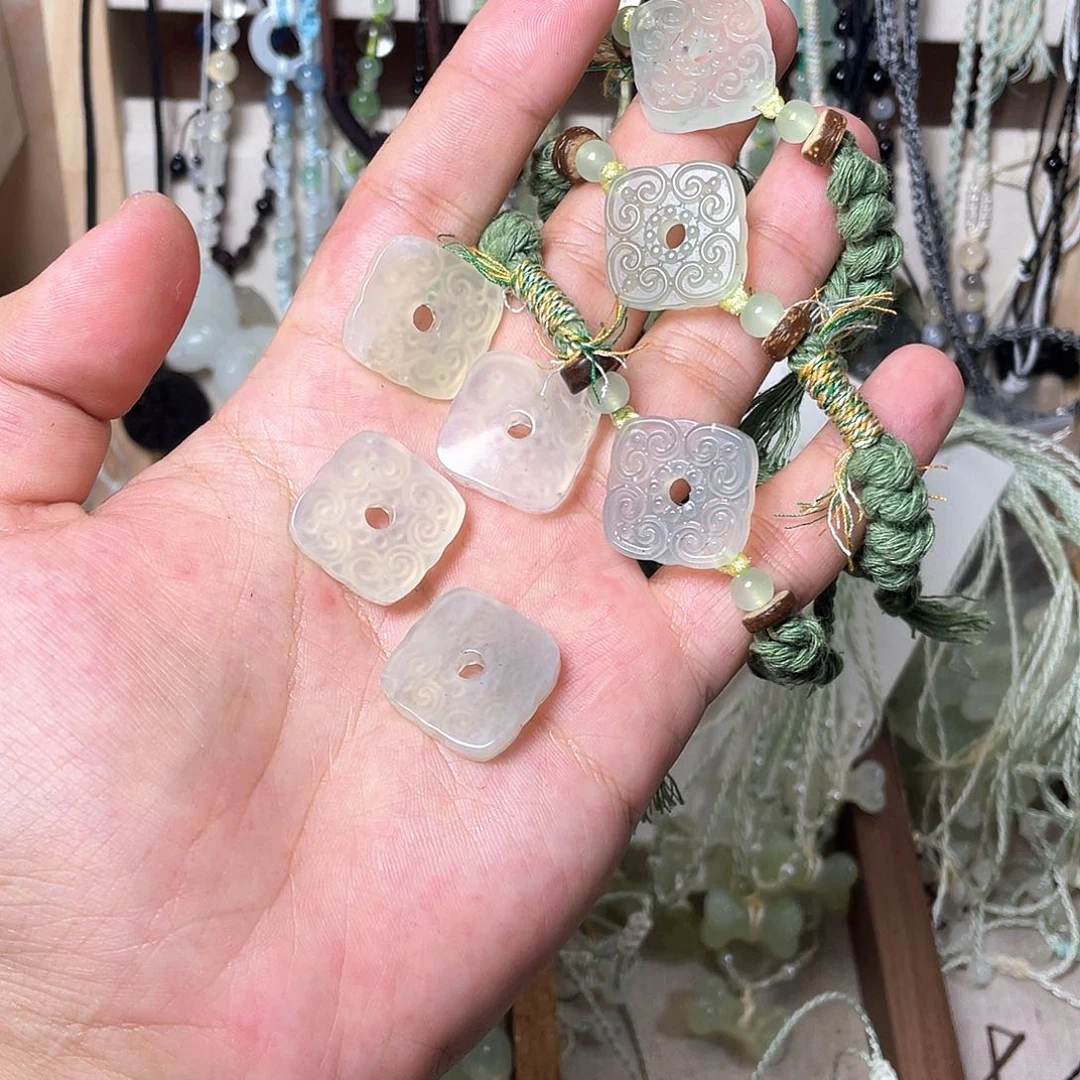 蛇纹石玉合金颈饰