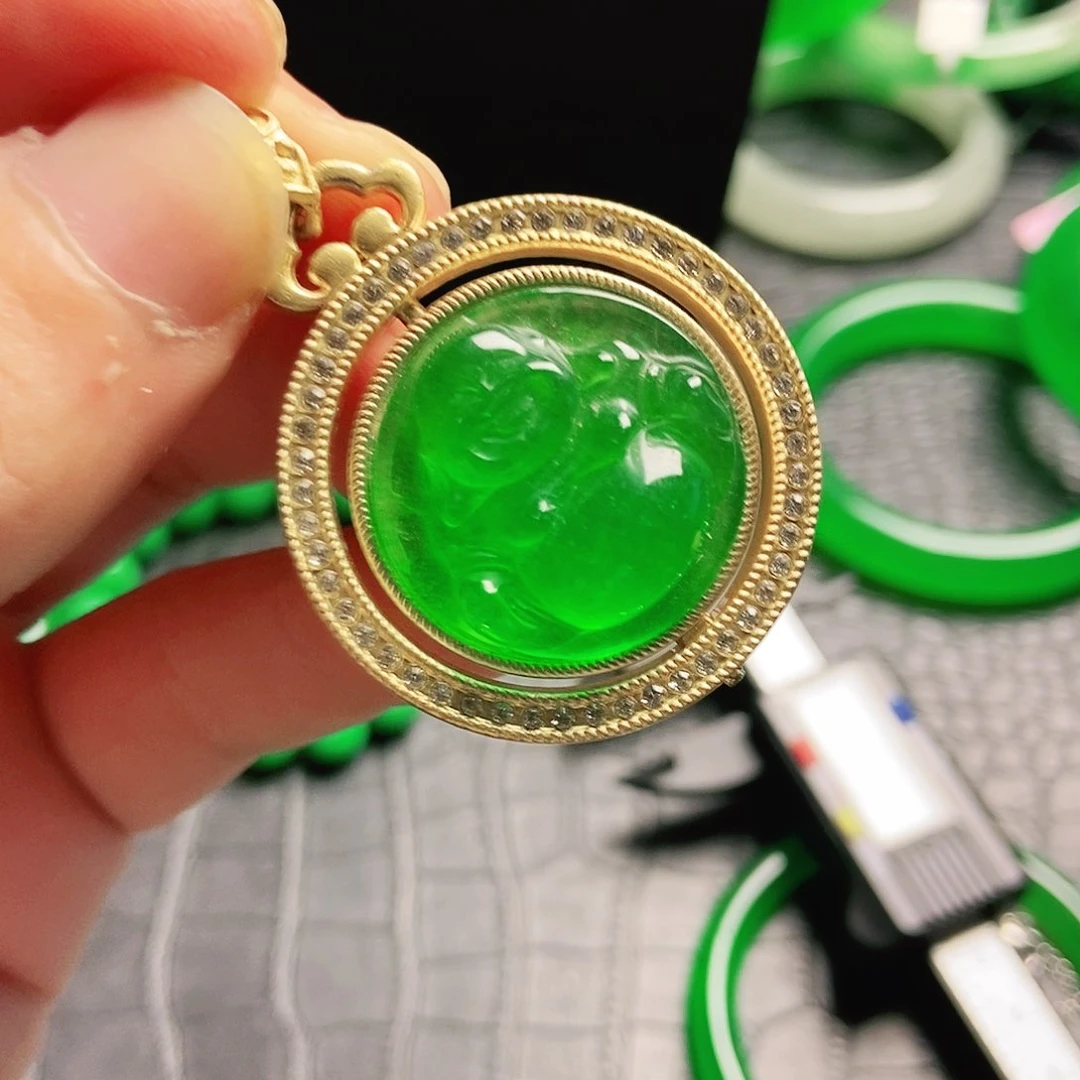 翡翠14K金镶嵌颈饰吊坠