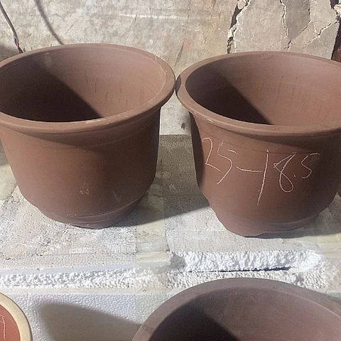 中国宜兴紫砂花盆，