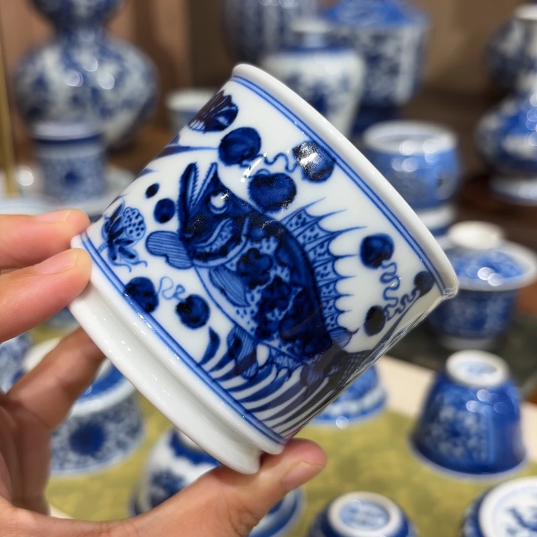 瓷鱼藻纹主人杯…………