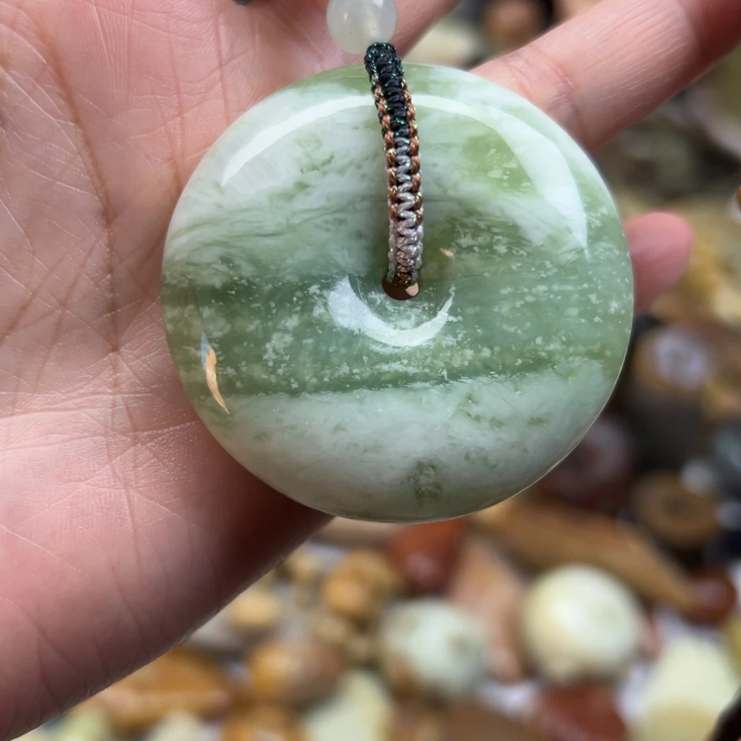 岫玉未镶嵌颈饰岫玉青提扣子