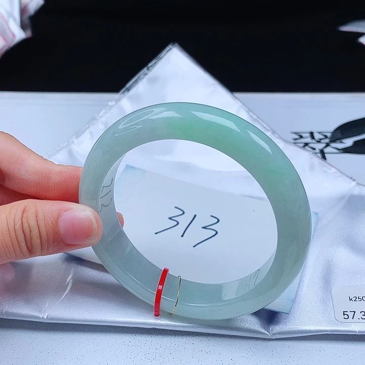 翡翠手镯未镶嵌57+正圈