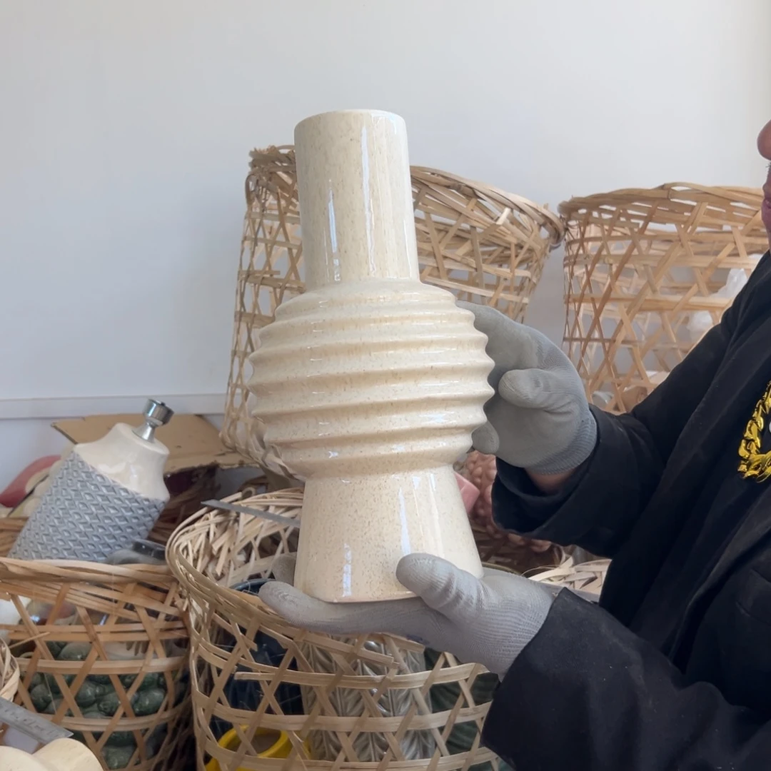 摆件110 号高中低温陶瓷工艺瓶（部分微瑕）