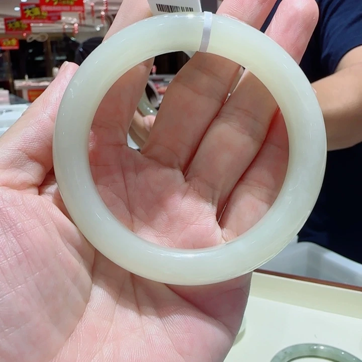 未镶嵌手镯和田玉824