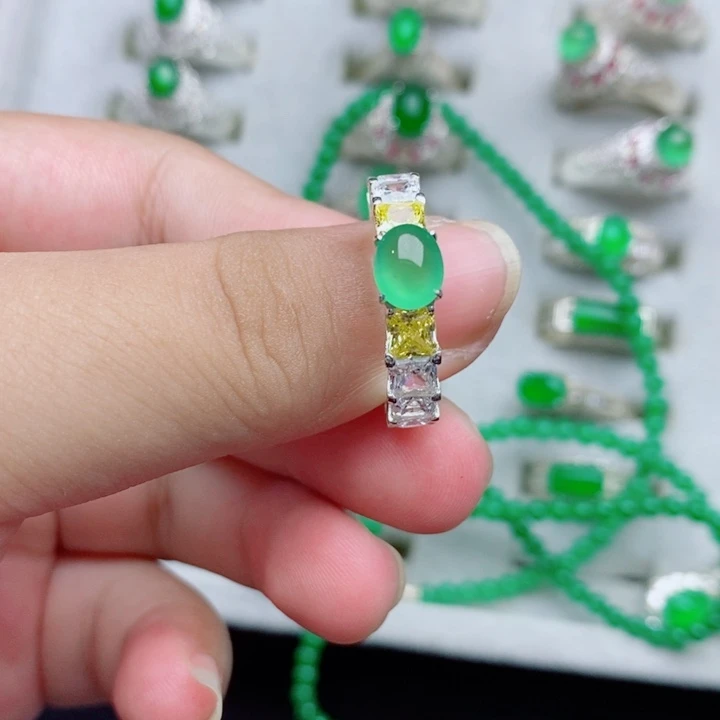 翡翠戒指未镶嵌翡翠冰种