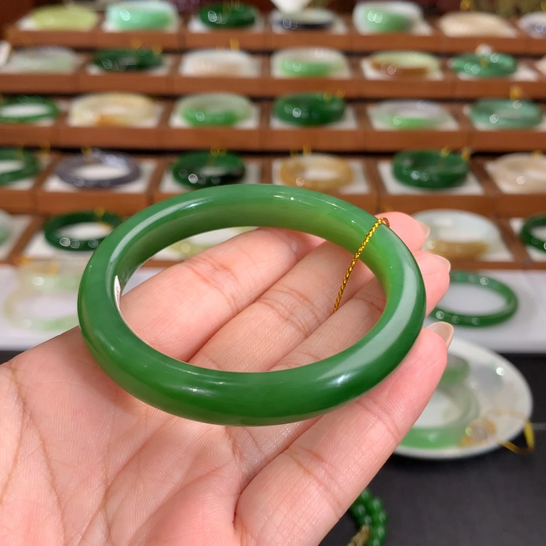 和田玉（碧玉）未镶嵌手镯