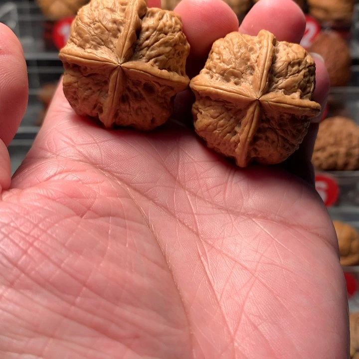 大***量文玩核桃吊坠铁核桃四棱