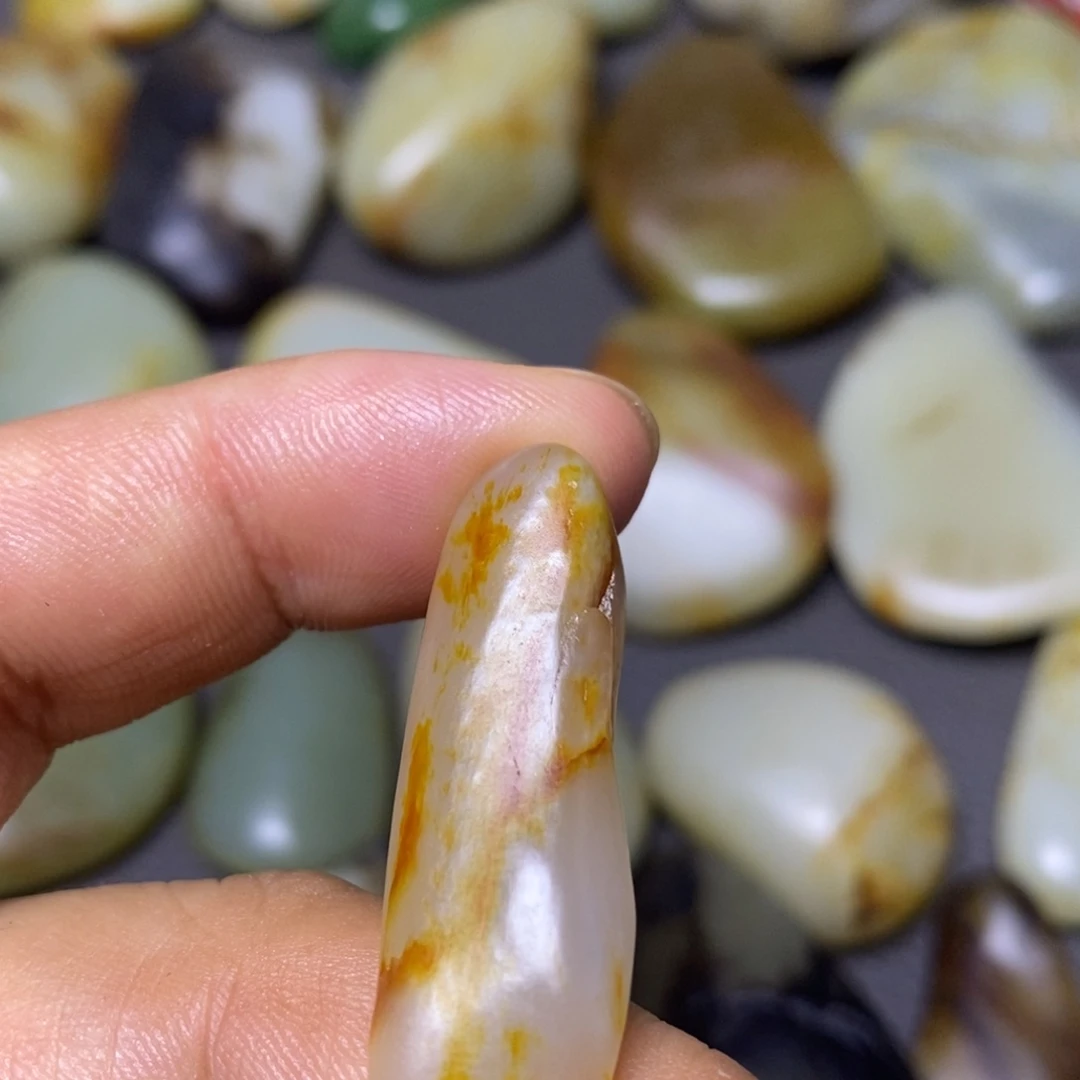 和田玉（糖玉）未镶嵌挂件