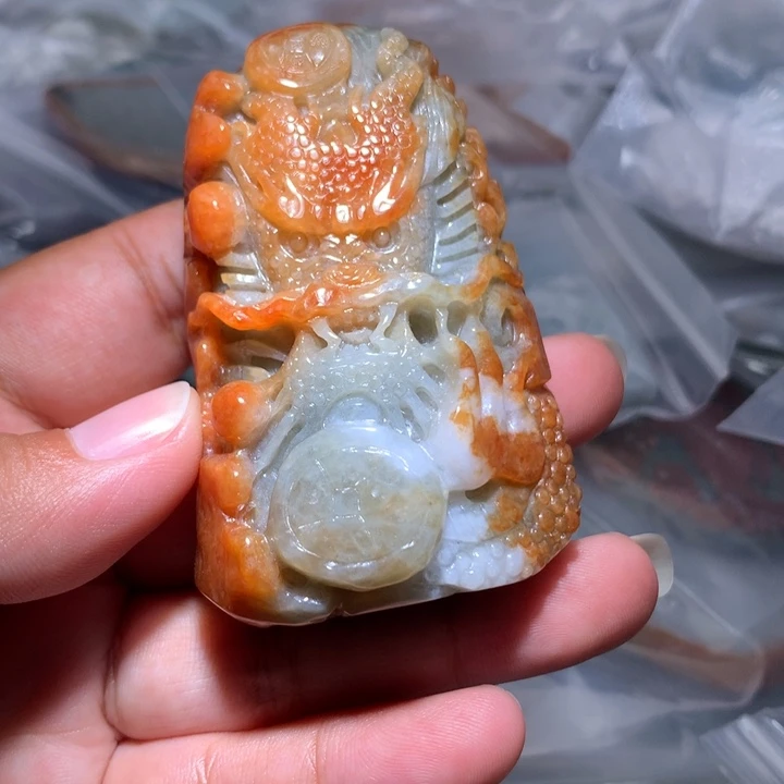 根***雕翡翠未镶嵌颈饰保真天然A货翡翠