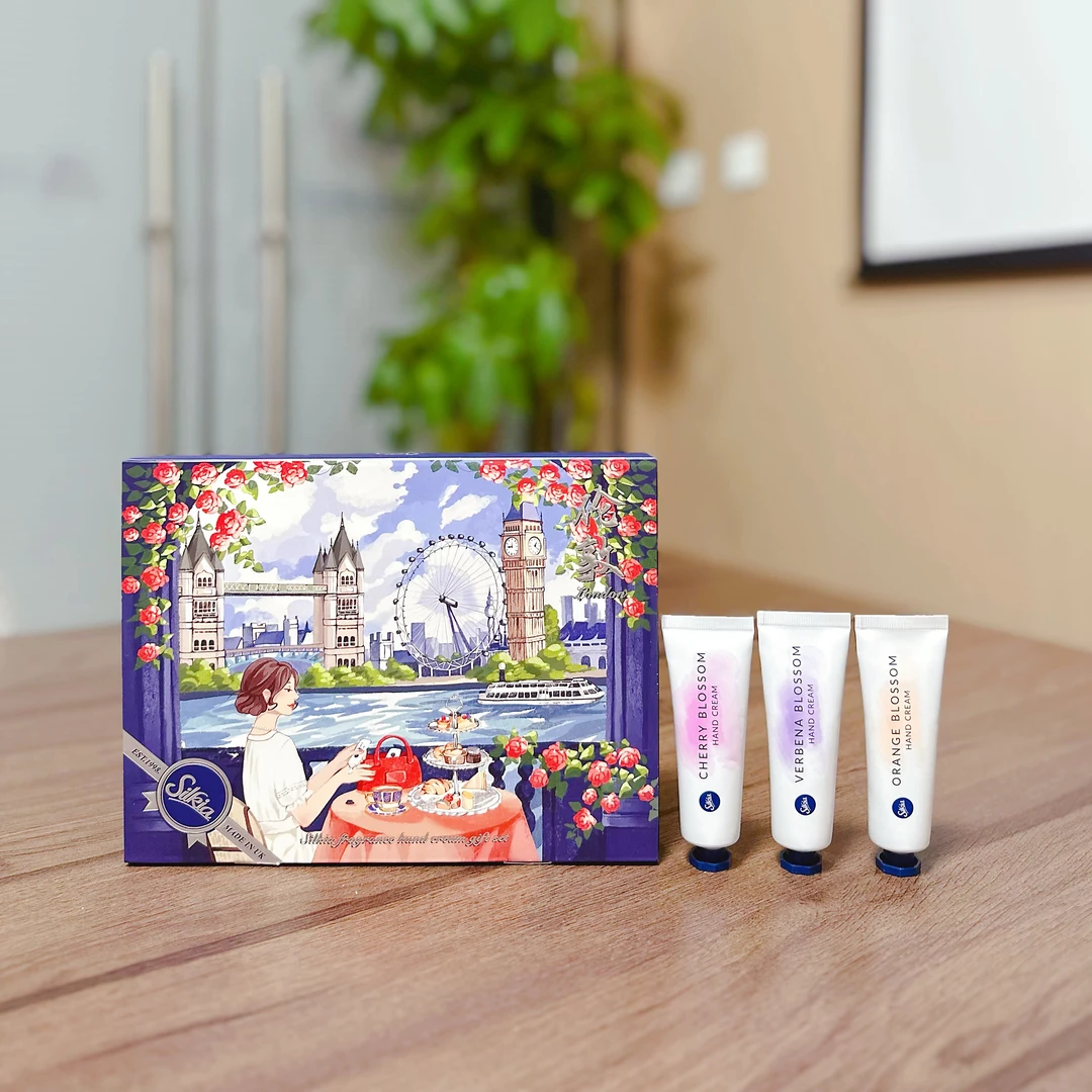 FL  质地清爽 润而不腻 丝珂亚香调护手霜