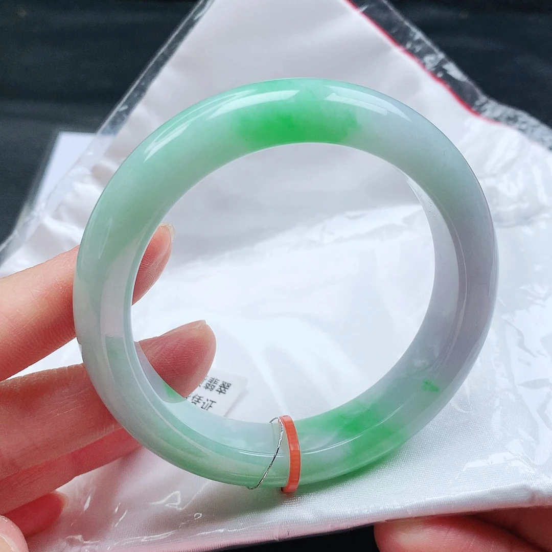 翡翠手镯未镶嵌天然翡翠手镯