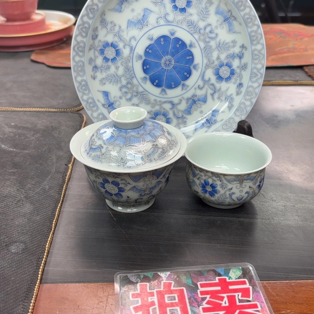 爱****手绘青花描银三件套
