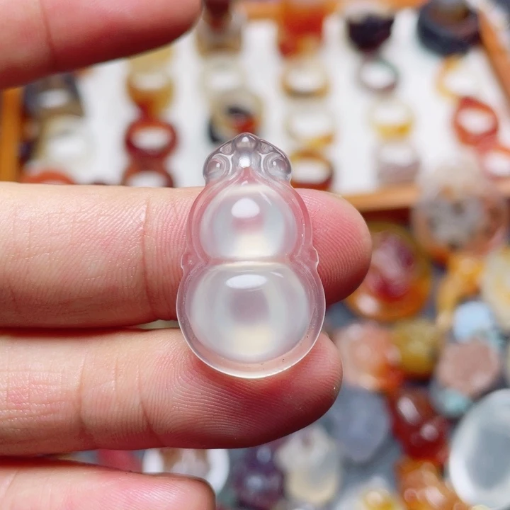 雨***韵玛瑙/玉髓颈饰未镶嵌