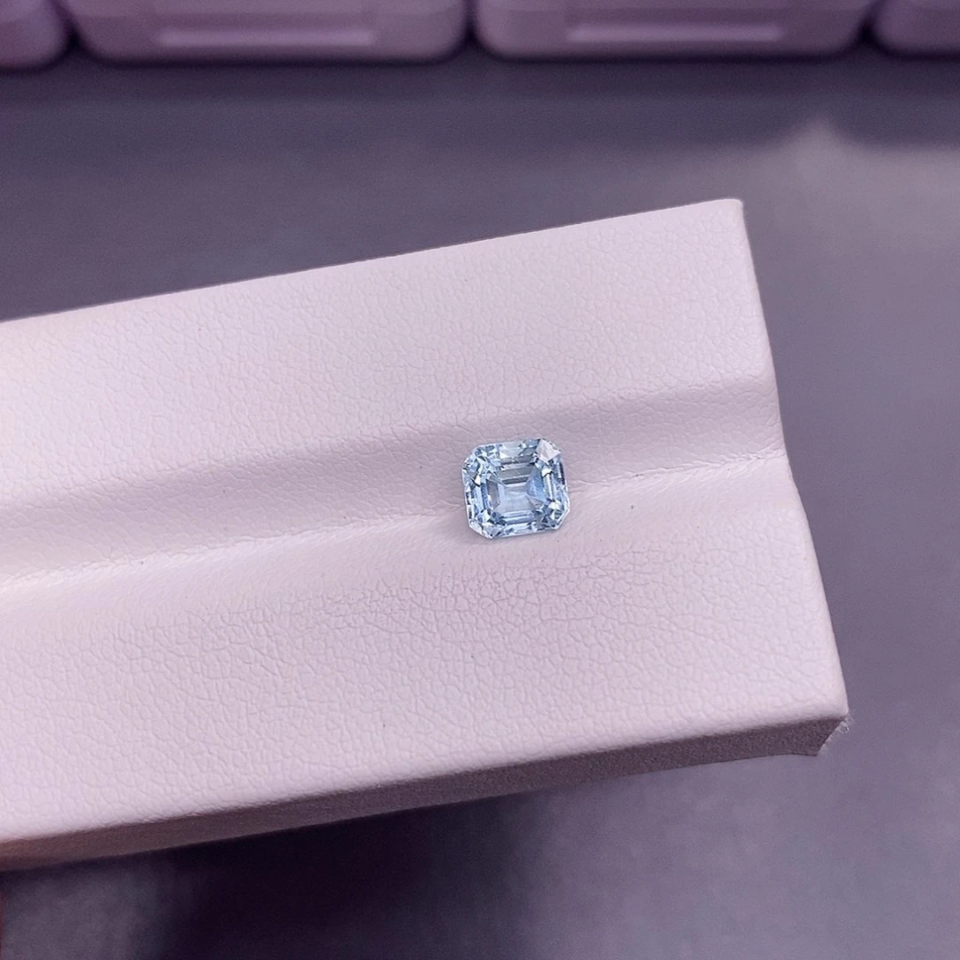 裸石海蓝宝石0.99克拉