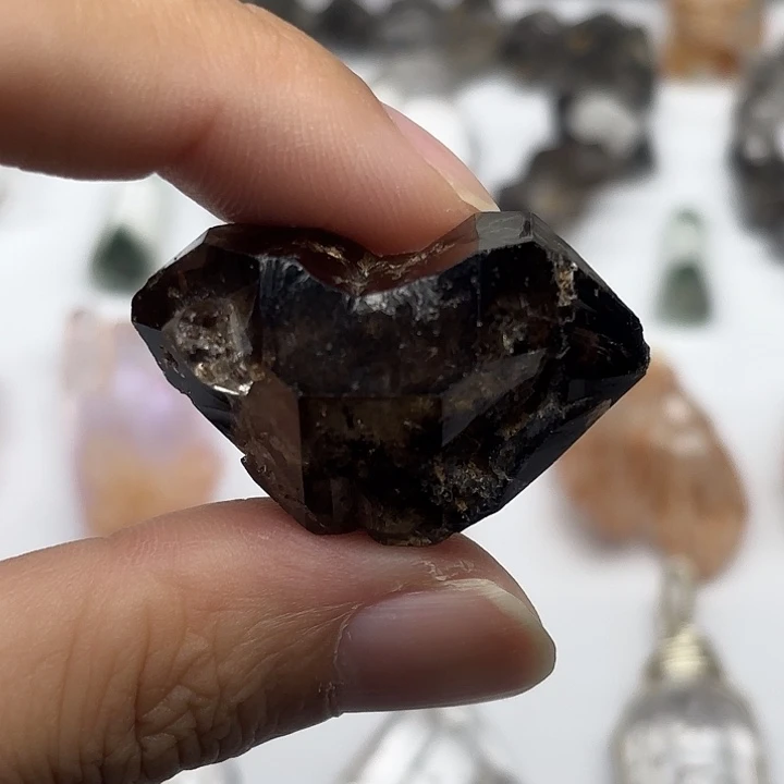 颈饰水晶未镶嵌深茶闪灵钻36mm