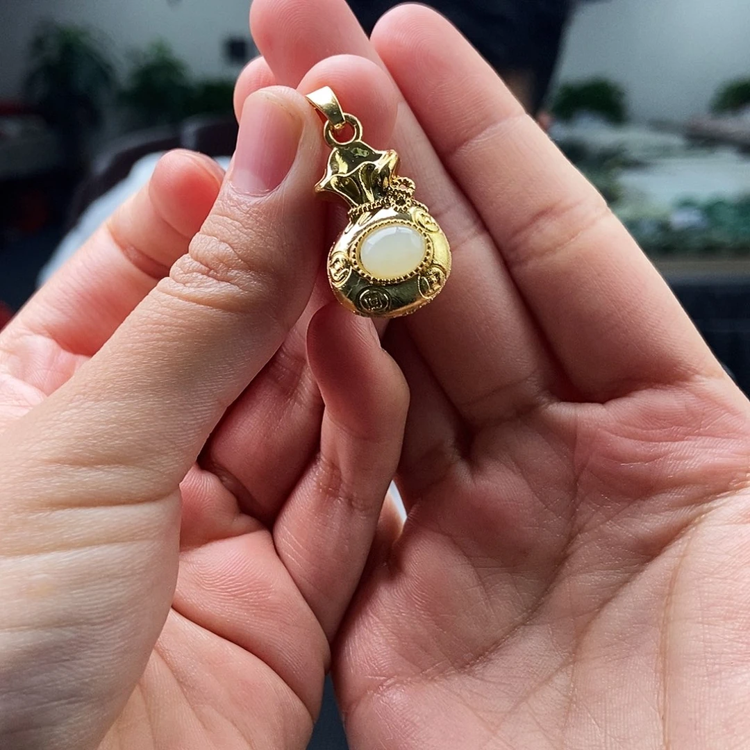 和田玉未镶嵌颈饰颜色多样性发拍一发一