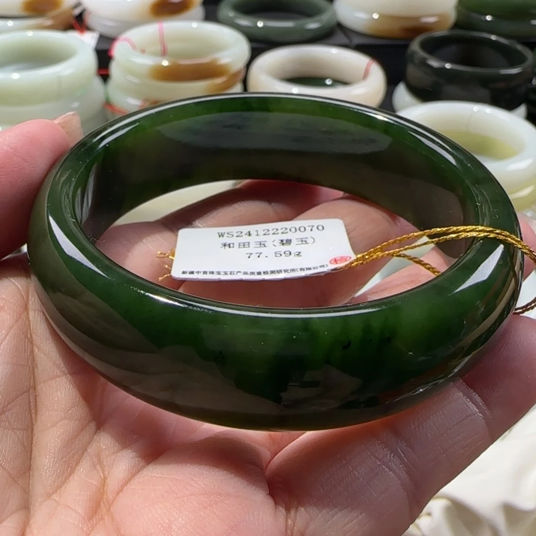 和田玉手镯未镶嵌