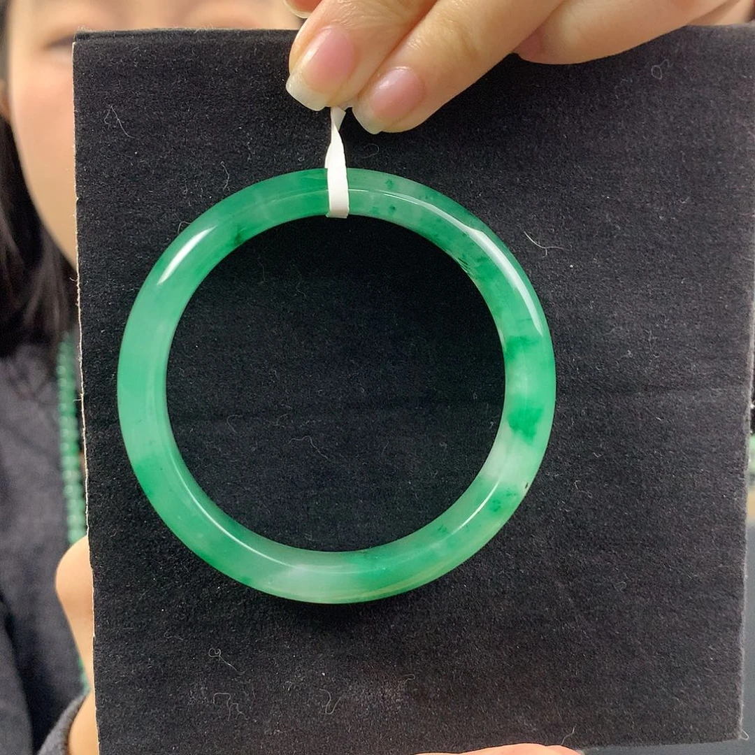 石英质玉未镶嵌手镯57.8圈口非洲翠手镯