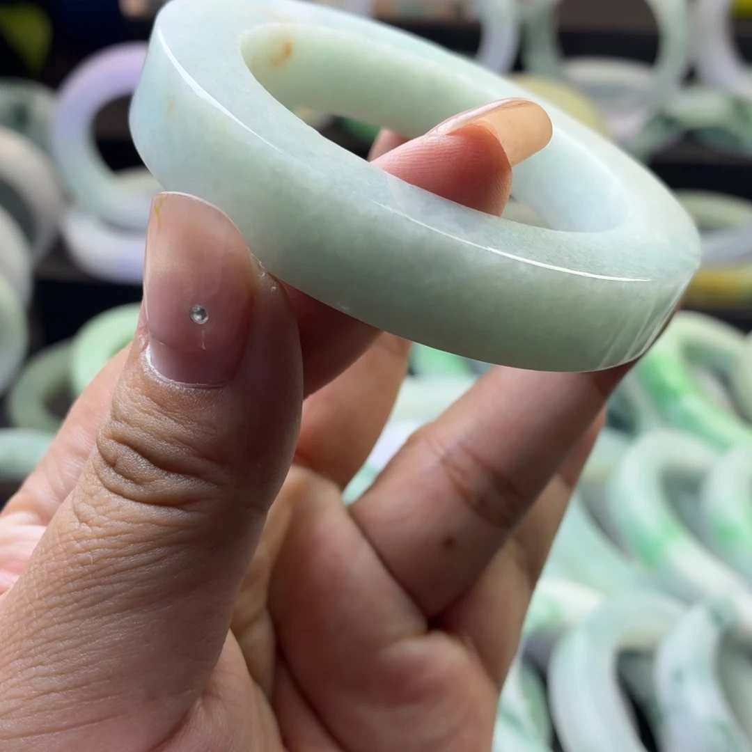 娜***定制翡翠未镶嵌翡翠手镯