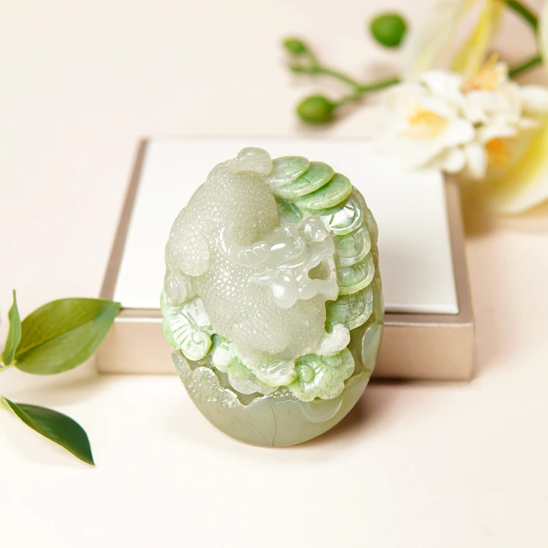 和田玉翠青貔貅把件 巧雕翠青把件 灵动雅致寓意佳  00993