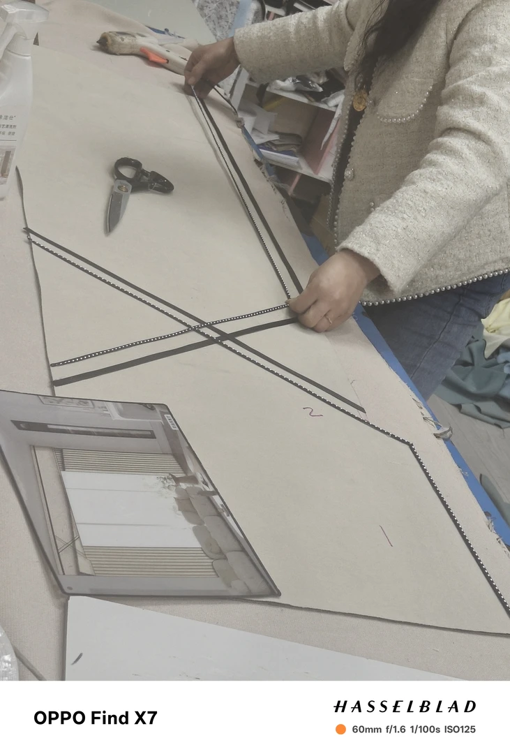 窗帘成品，尺寸随机，定制产品不退换，不支持七天无理由，定制成品