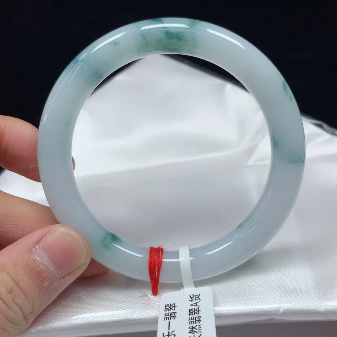 翡翠手镯（圆镯）未镶嵌57.2
