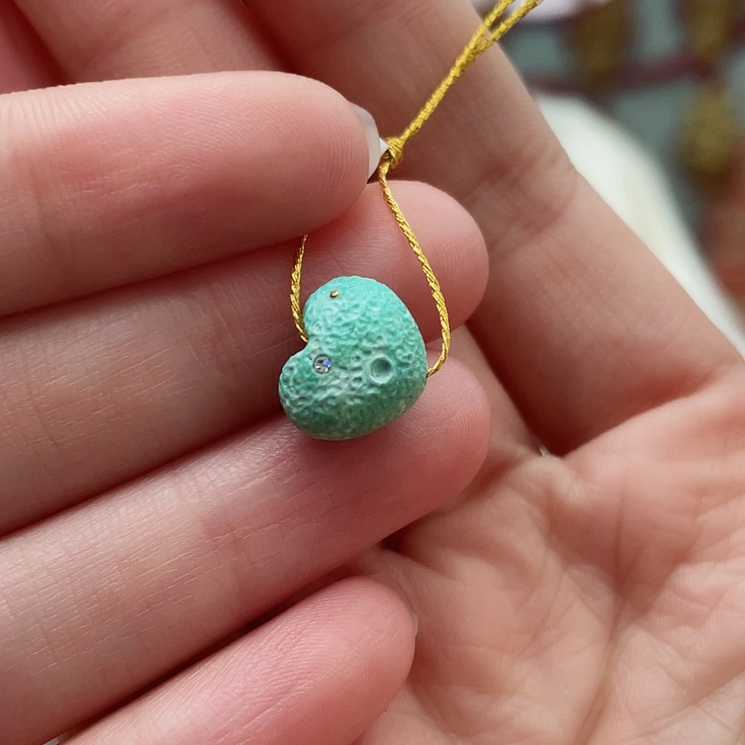 绿松石颈饰未镶嵌