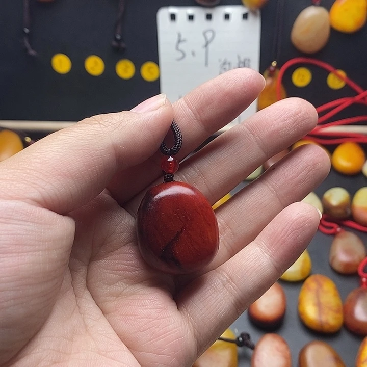 李***，和田玉（糖玉）未镶嵌珠宝半成品