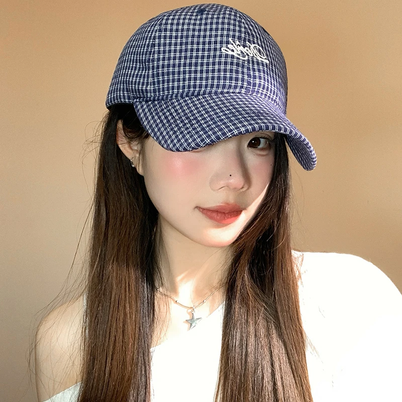 春夏新款字母刺绣棒球帽女韩版时尚百搭软顶帽子显脸小格纹鸭舌帽
