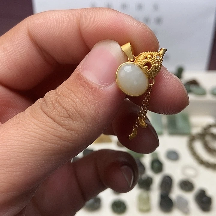 和田玉未镶嵌颈饰