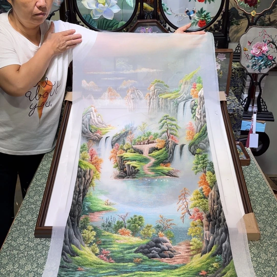 刺绣刺绣工艺精湛独特设计新颖时尚