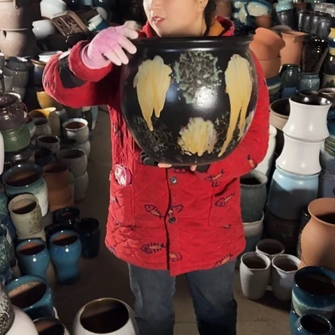 口29高28瑕疵底裂一个。