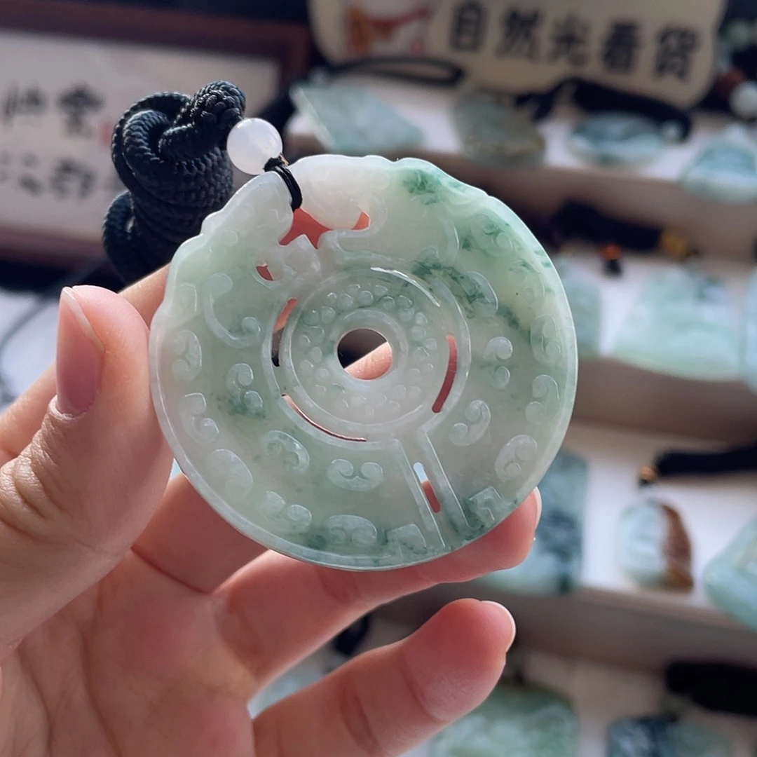 翡翠未镶嵌颈饰仿古龙