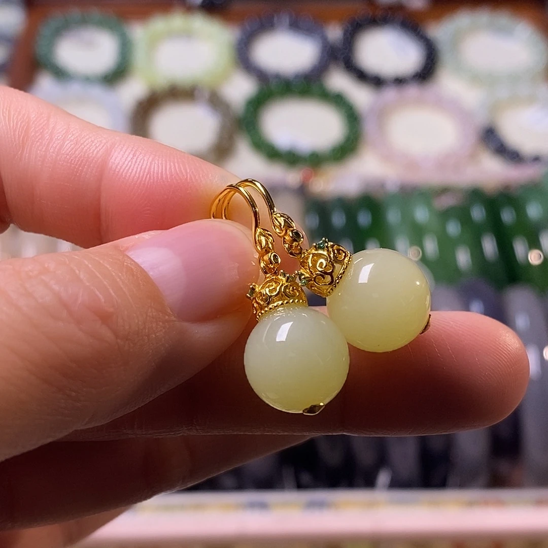 颈饰未镶嵌和田玉黄口料耳环