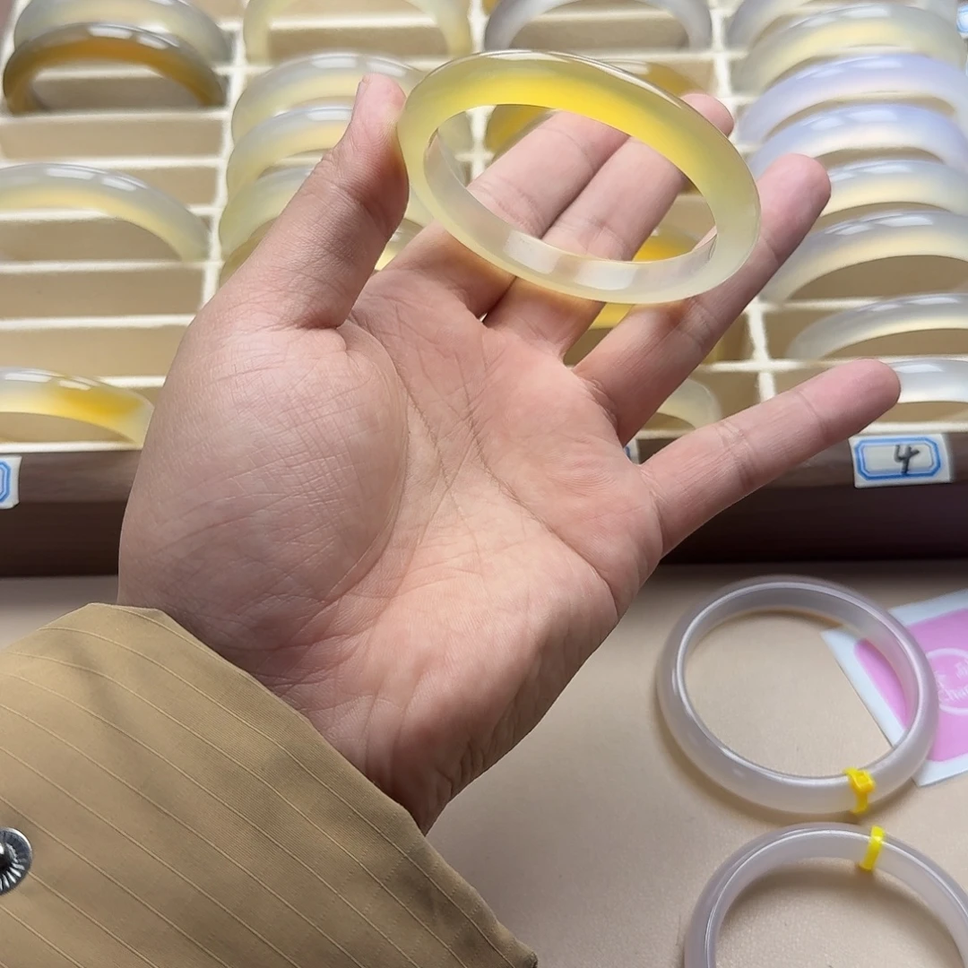 玛瑙/玉髓未镶嵌手镯59.6圈口