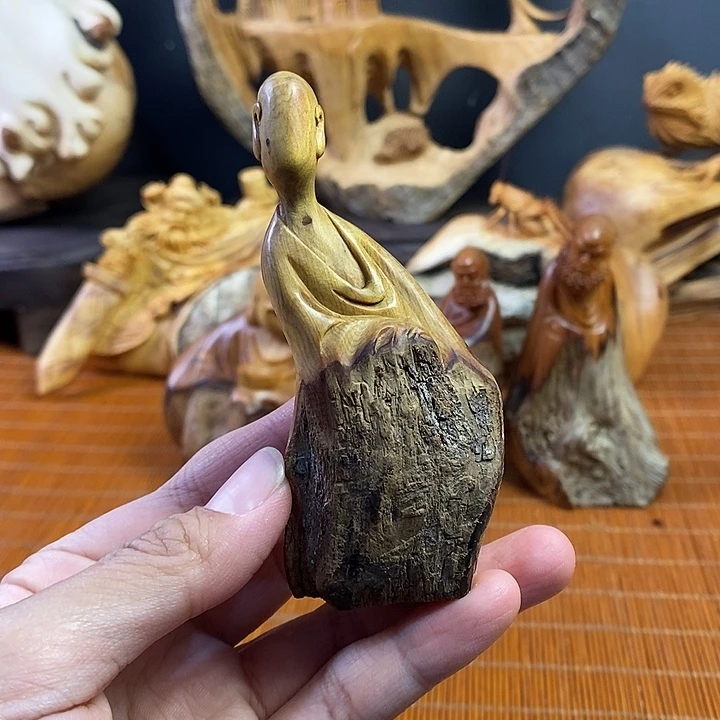 柏木（崖柏）无相佛