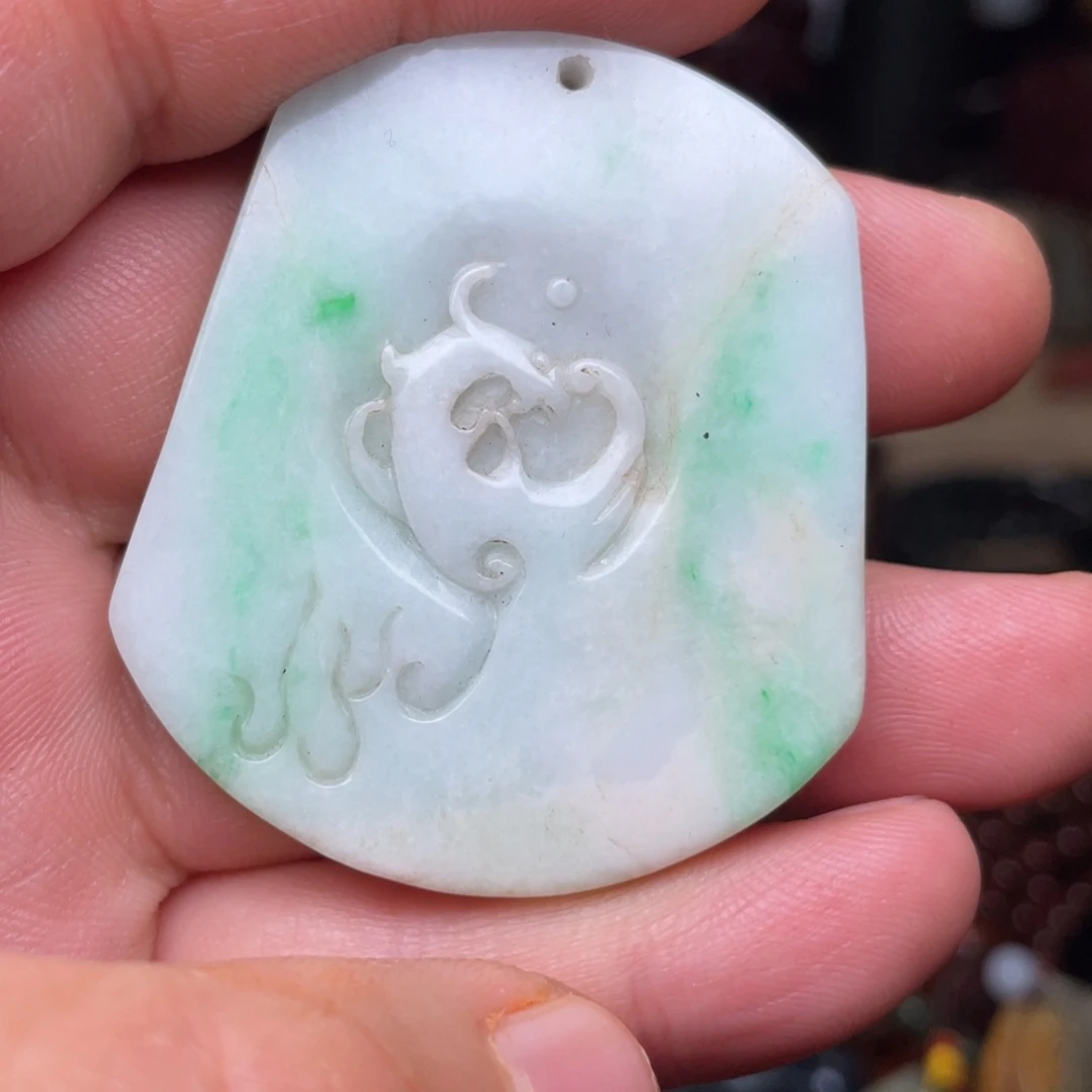 翡翠未镶嵌颈饰凤凰