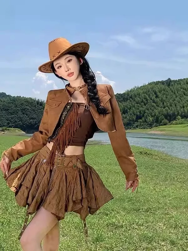 云南新疆草原旅游拍照穿搭西部牛仔风夹克不规则袖三件套装短裙